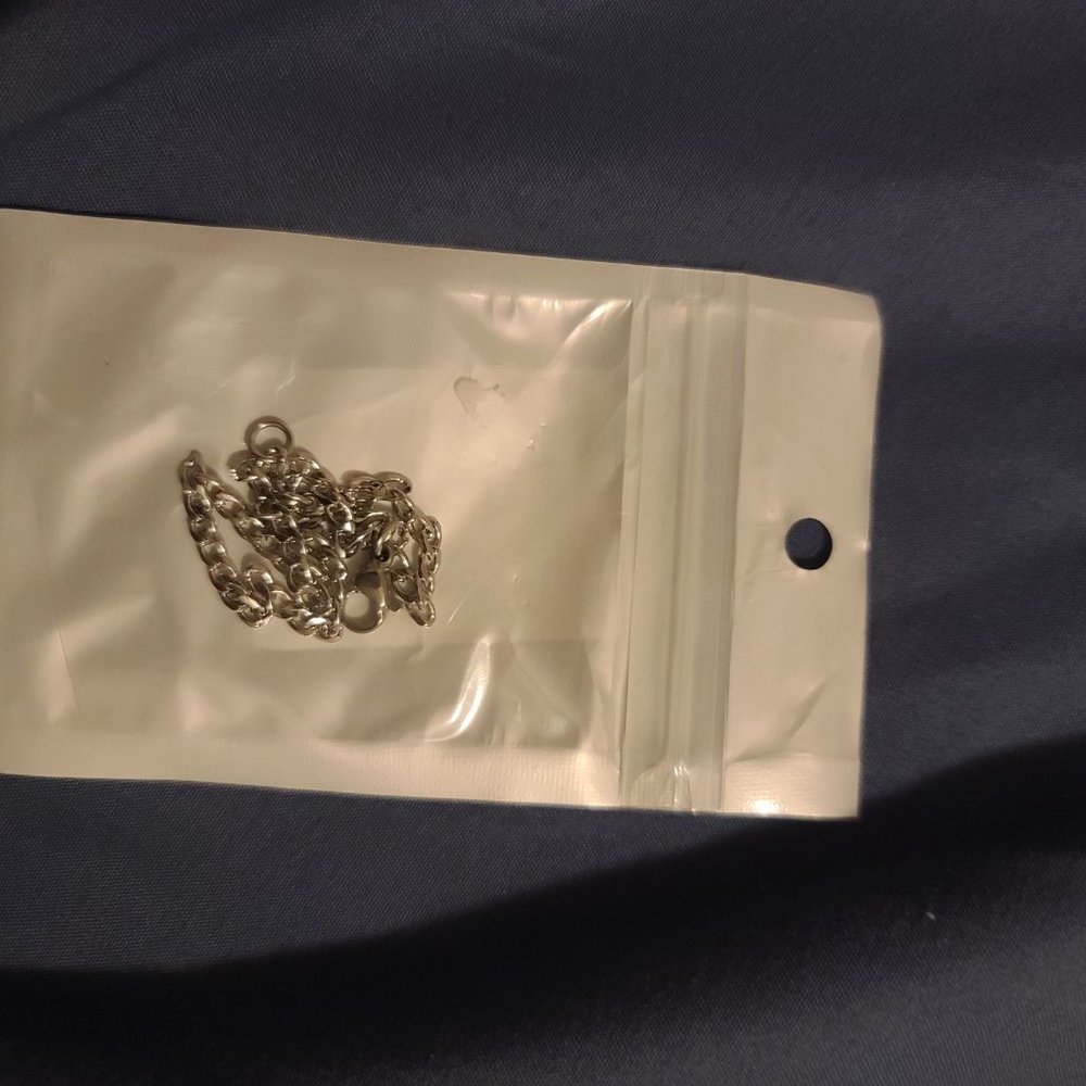 Jewelry - Picture 2 of 2